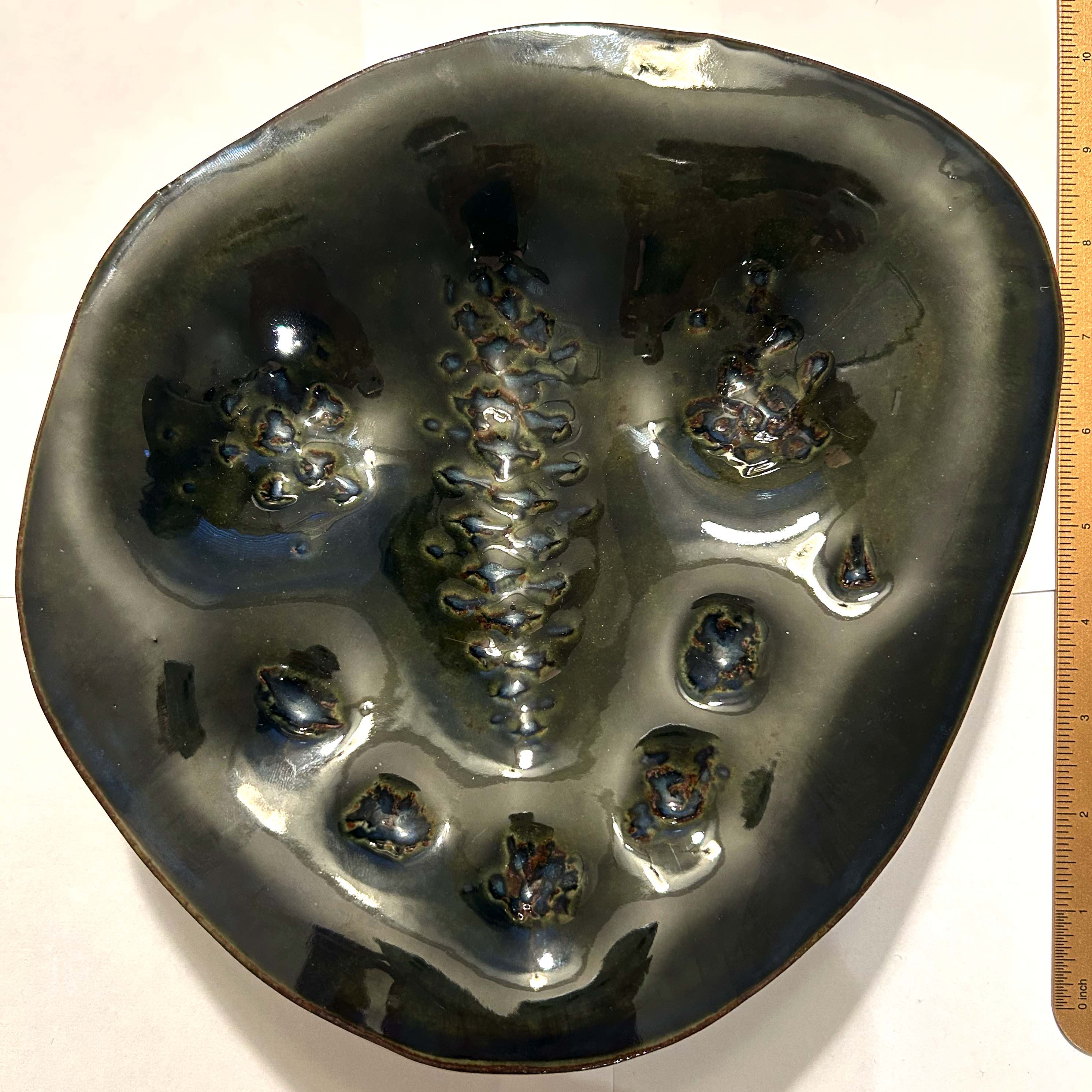 Handcrafted Pinecone-Themed Decorative Plate