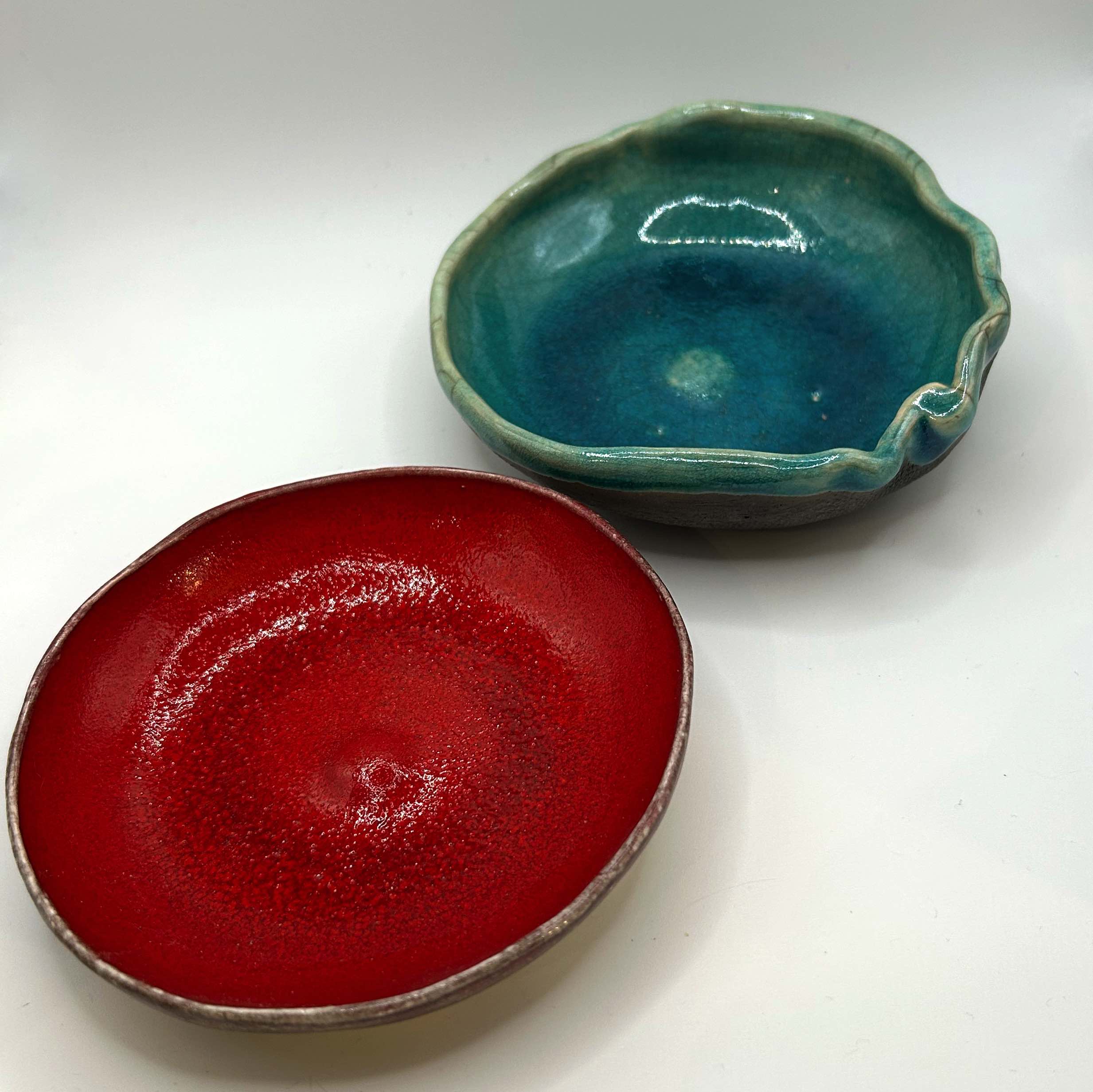 Two Decorative Plates Bundle (blue and red)